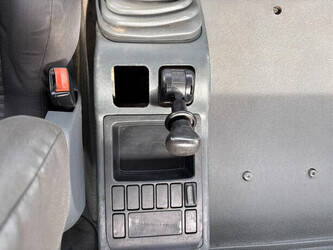 2005-man-tga-33-390-1444791-46732368