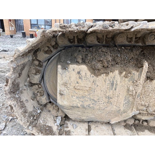 2018 Hitachi-46736137