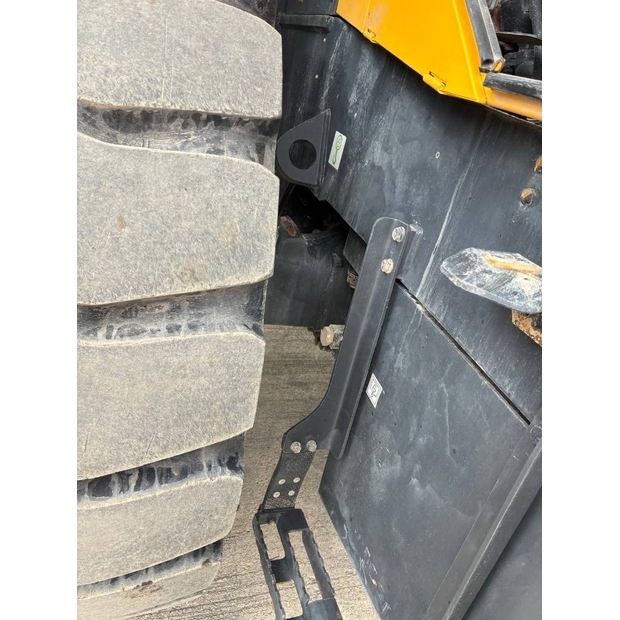 2021 Komatsu 8-46736197