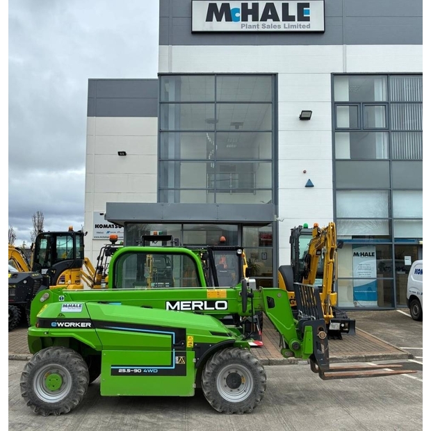 2022 ميرلو 25-46736233