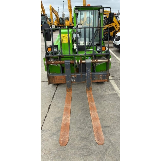 2022 ميرلو 25-46736243