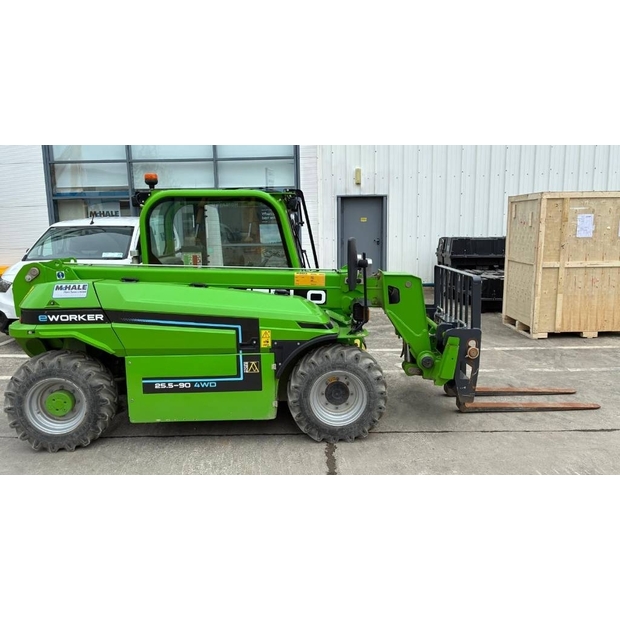 2022 ميرلو 25-46736244