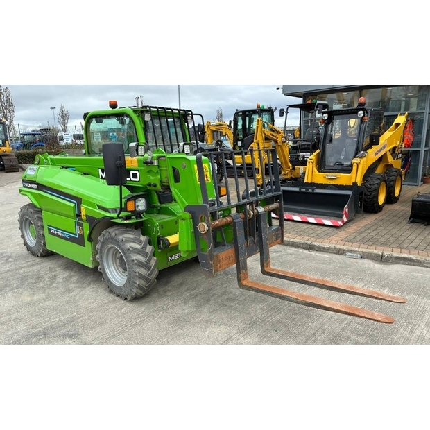 2022 ميرلو 25-46736245