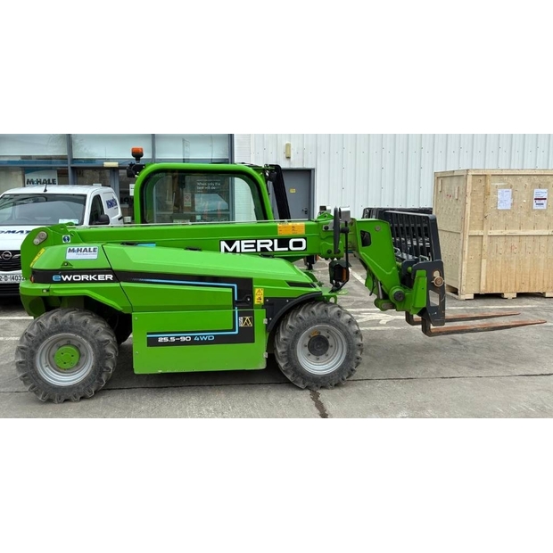 2022 ميرلو 25-46736252