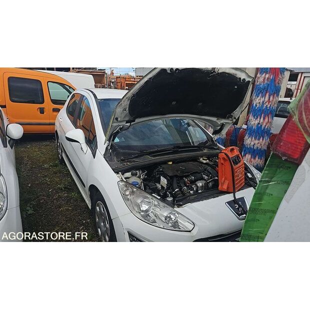 2013 بيجو 308-46746365