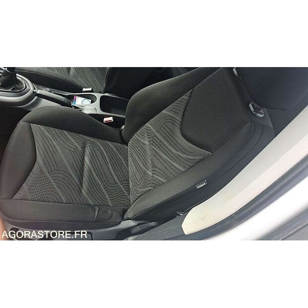 2013 بيجو 308-46746372