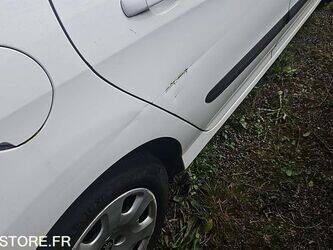 2013-peugeot-308-1444869-46746376