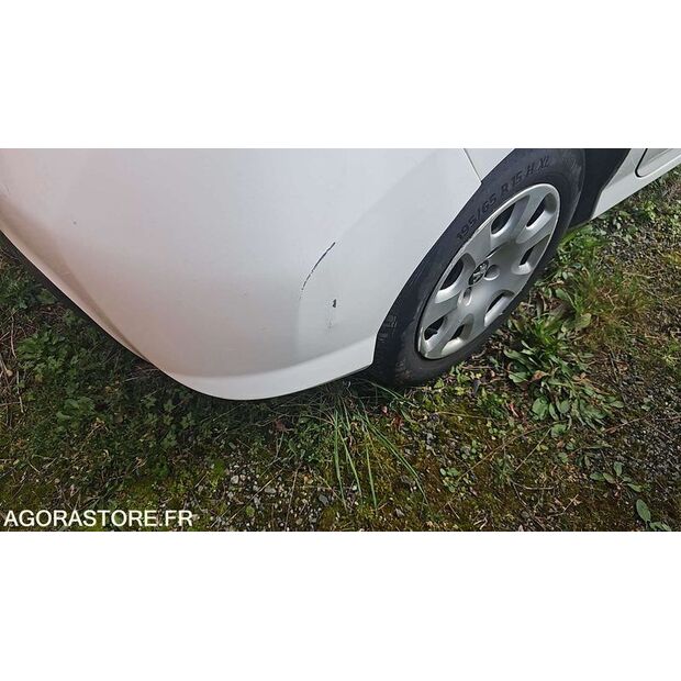 2013 بيجو 308-46746378