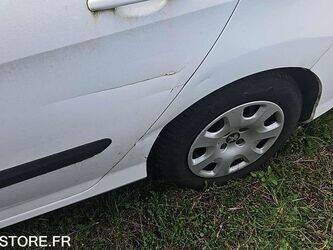 2013-peugeot-308-1444869-46746383