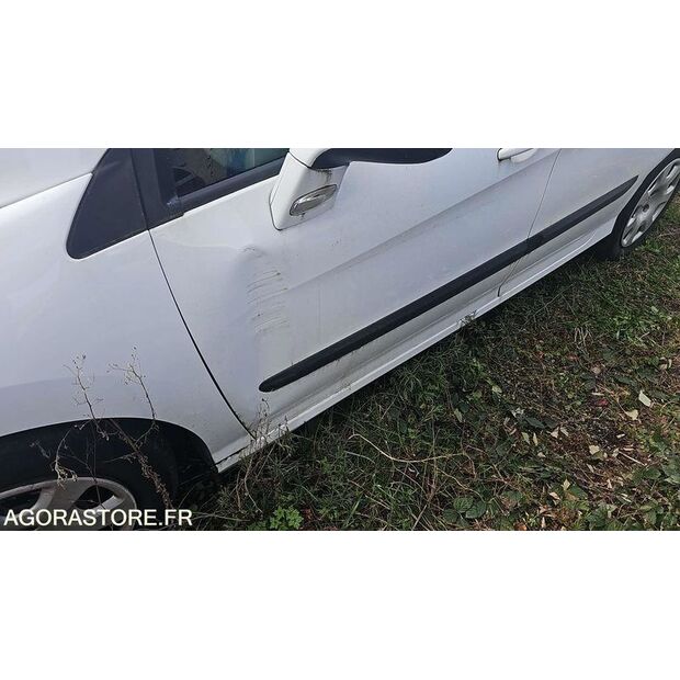 2013 بيجو 308-46746391