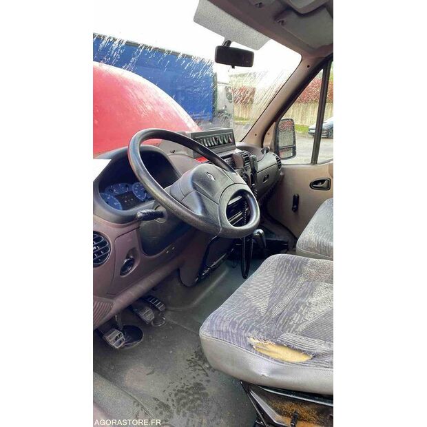 2001 Renault Master-46746957