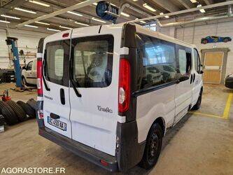 2009-renault-trafic-1444897-46747008