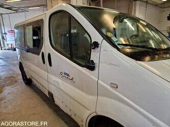 2009-renault-trafic-1444897-46747018