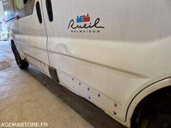 2009-renault-trafic-1444897-46747019