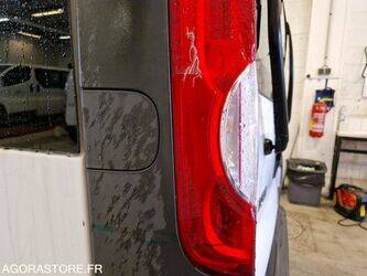 2009-renault-trafic-1444897-46747032