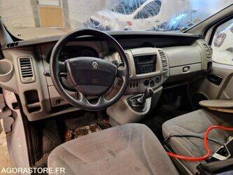 2009-renault-trafic-1444897-46747038