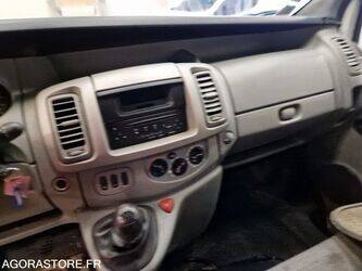 2009-renault-trafic-1444897-46747040