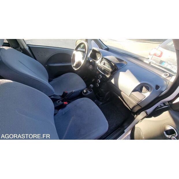 2018 Peugeot ION-46747109