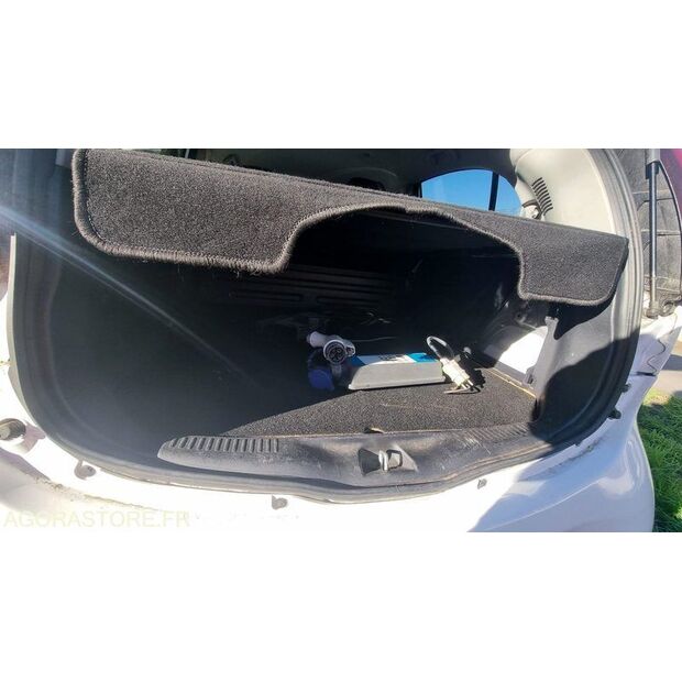 2018 Peugeot ION-46747110