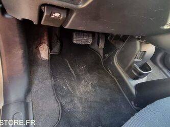 2018-peugeot-ion-1444901-46747114