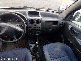 2008-peugeot-partner-1444903-46747123