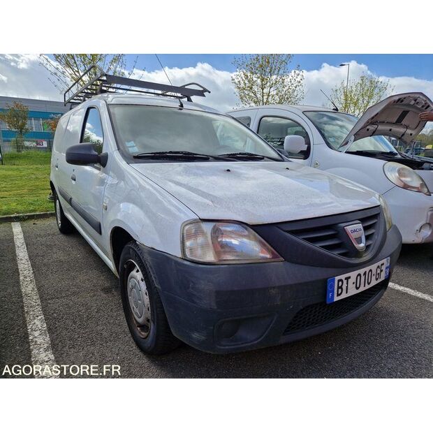 2011 داسيا LOGAN-46747344