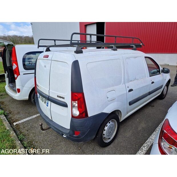 2011 داسيا LOGAN-46747345