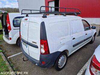 2011-dacia-logan-1444915-46747345