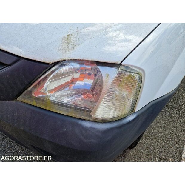 2011 داسيا LOGAN-46747349