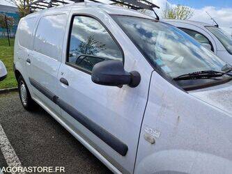 2011-dacia-logan-1444915-46747353