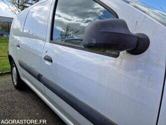 2011-dacia-logan-1444915-46747355