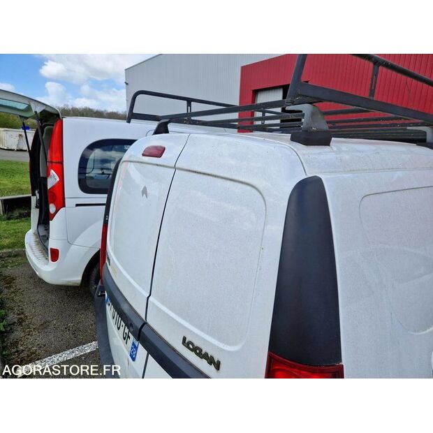 2011 داسيا LOGAN-46747363