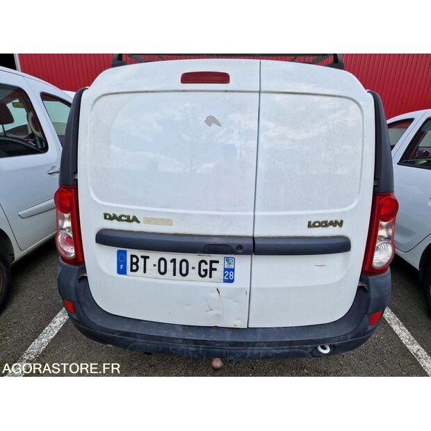 2011 داسيا LOGAN-46747365