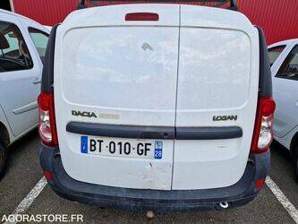 2011-dacia-logan-1444915-46747365