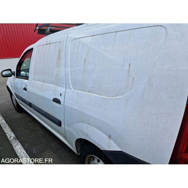 2011 داسيا LOGAN-46747368