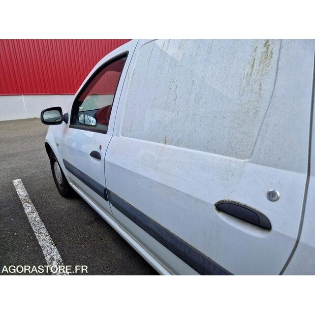 2011 داسيا LOGAN-46747370