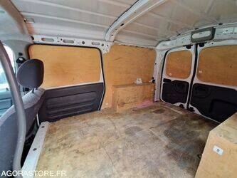 2011-dacia-logan-1444915-46747371