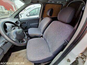 2011-dacia-logan-1444915-46747374