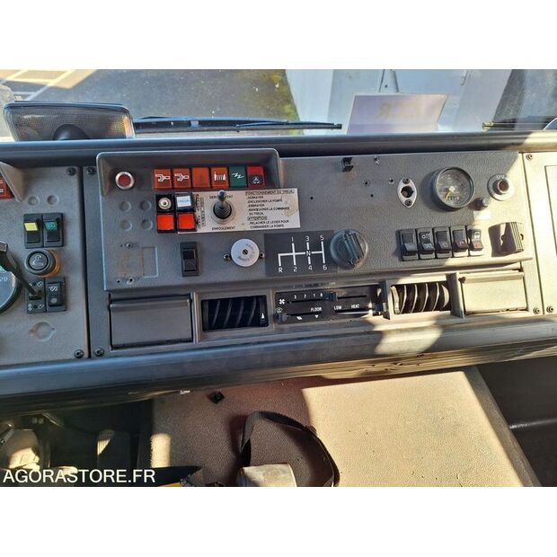 1997 Renault M210-46747391