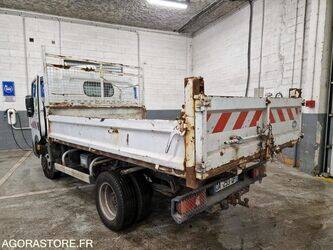 2013-renault-maxity-1444920-46747439