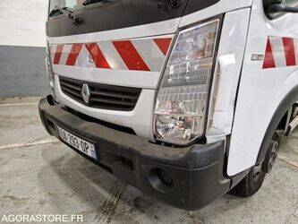 2013-renault-maxity-1444920-46747440