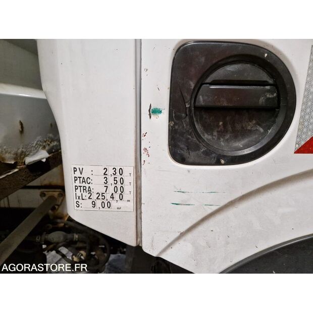 2013 Renault Maxity-46747448