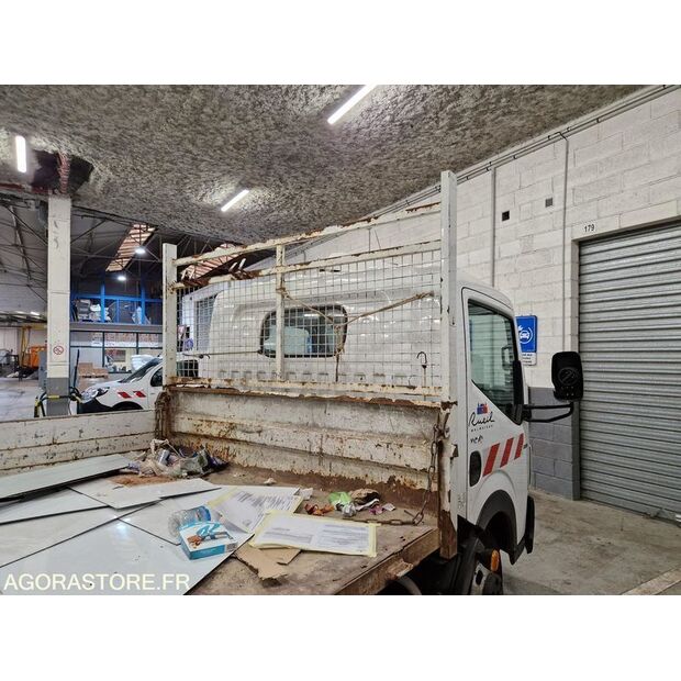 2013 Renault Maxity-46747454