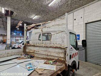 2013-renault-maxity-1444920-46747454