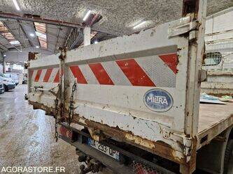 2013-renault-maxity-1444920-46747457