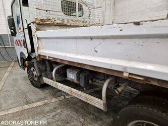 2013-renault-maxity-1444920-46747463