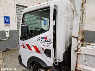 2013-renault-maxity-1444920-46747464