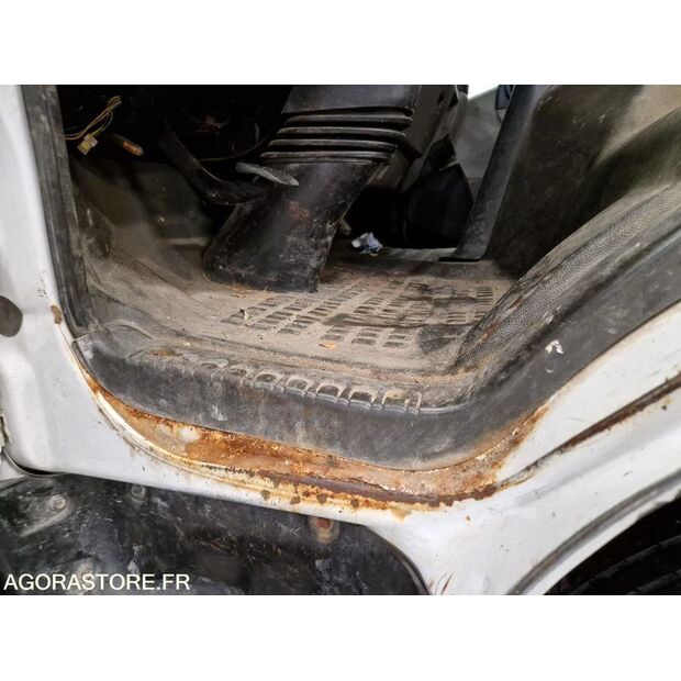 2013 Renault Maxity-46747468