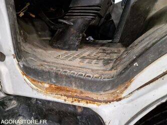 2013-renault-maxity-1444920-46747468