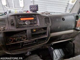 2013-renault-maxity-1444920-46747469